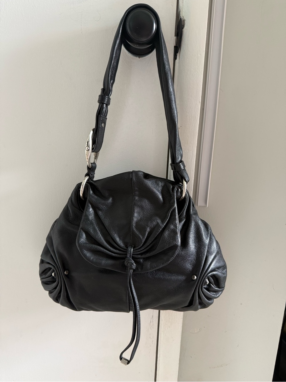 Yves Saint Laurent Black Gathered Leather Shoulder Bag - Picture 5 of 16